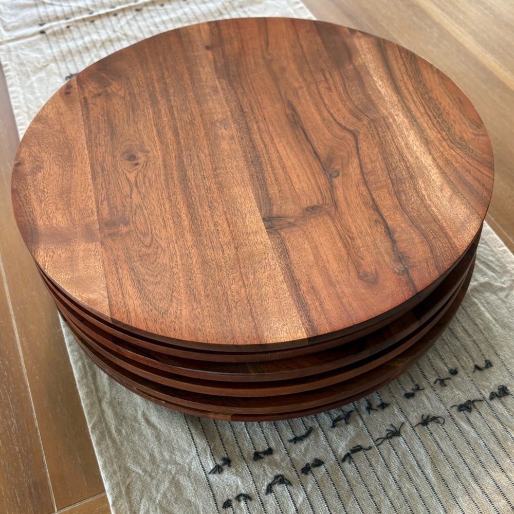 Acacia Wood Dining Plates Set